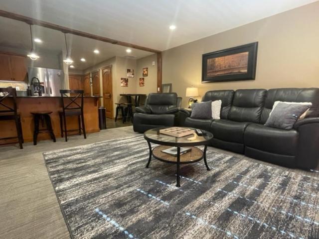 Penthouse Mountain Haven With Community Apartment